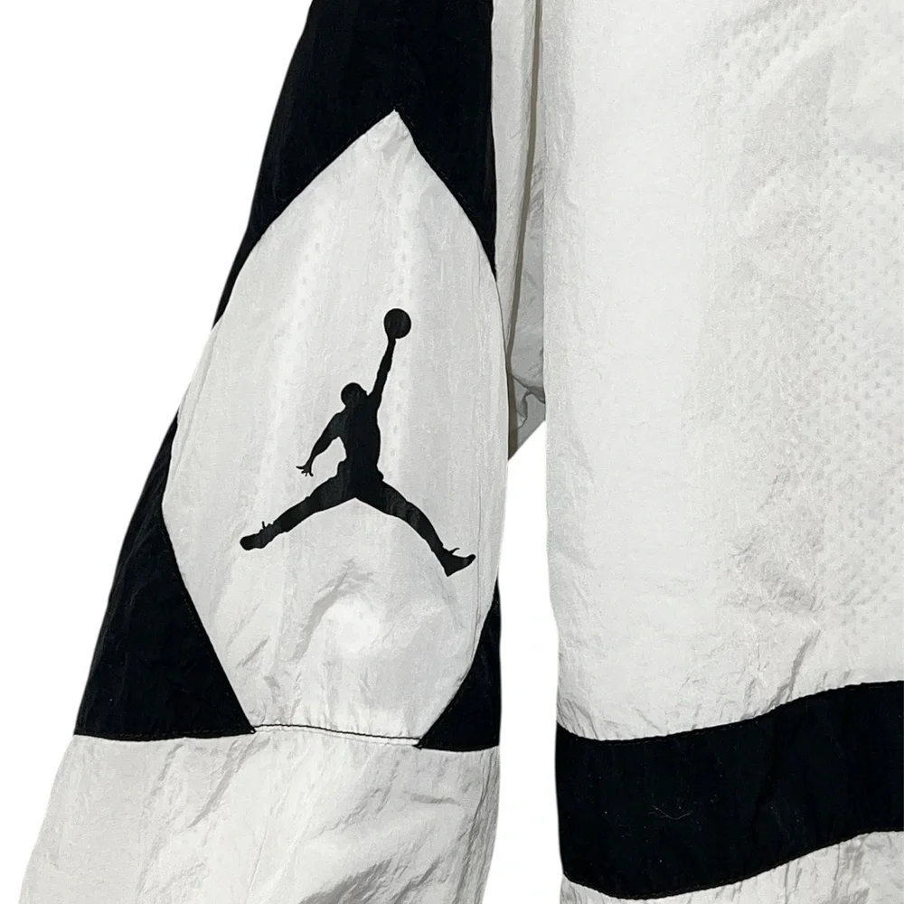 Jordan Brand Mesh-Lined Windbreaker Jacket - White/Black - medium size .